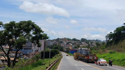 Transporte de carga pesada na BR 040 passa hoje por Lafaiete