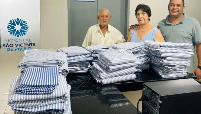 Casal transforma bodas de ouro em ação solidária para hospital