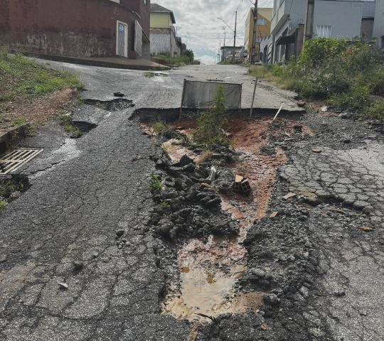 Buracos e risco de acidentes: moradores do Novo Horizonte pedem socorro