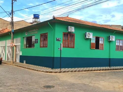 Impasse adia definição da Mesa Diretora em Capela Nova