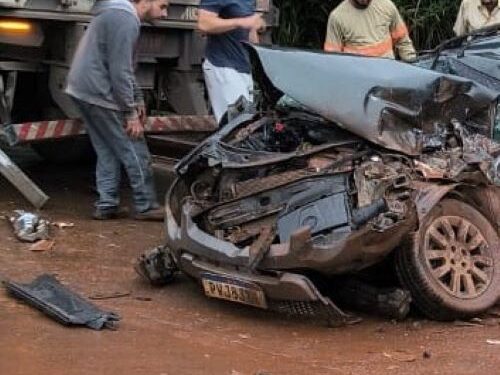 Acidente com 10 veículos provoca interdição total BR-040 em Congonhas