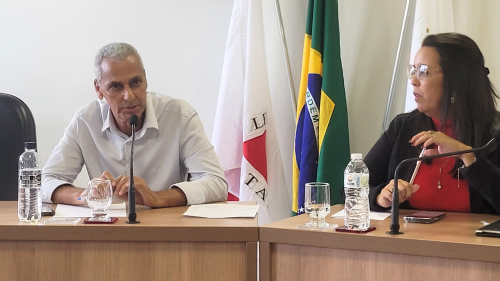 Fios soltos nos postes geram multas para empresas em Congonhas