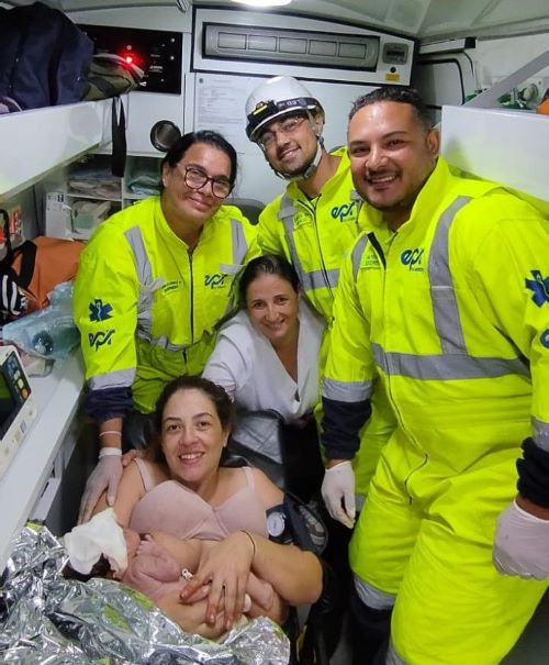 Parto na estrada: bebê nasce em ambulância na BR-040