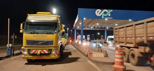 Transformador gigante avança na BR-040 até Lafaiete