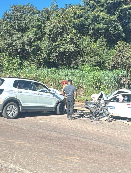 Colisão frontal deixa dois feridos na BR-040, em Congonhas