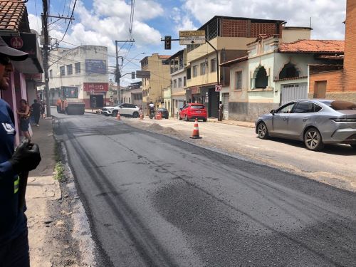 Asfalta Lafaiete avança com novo pavimento em vias do São João