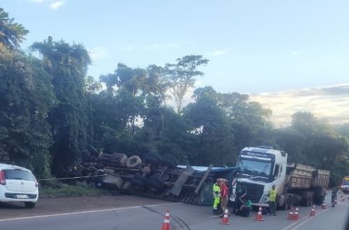 Colisão deixa um morto e interdita faixas na BR-040 em Congonhas