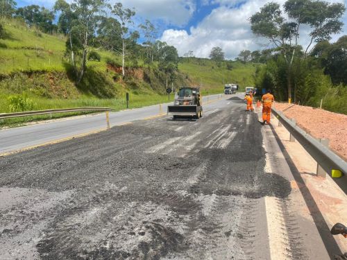 Obra noturna altera tráfego na BR-040 em Nova Lima