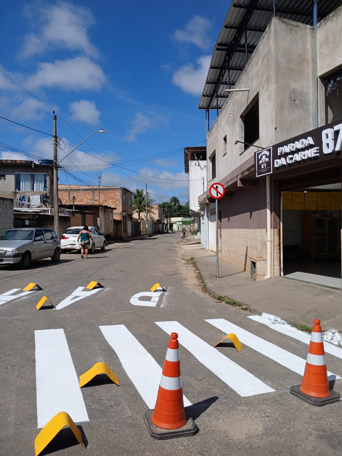 Rua vira mão única e muda trânsito do bairro Sion