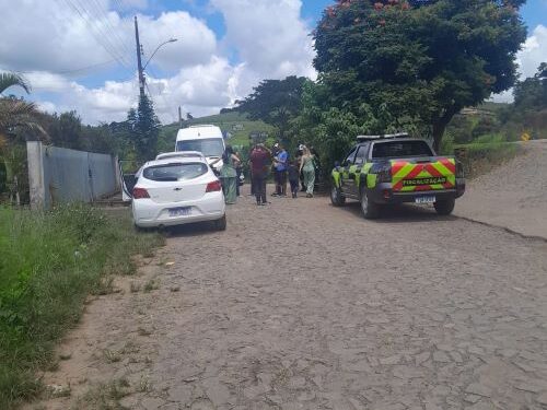 Van irregular interrompe transporte de alunos em Gagé