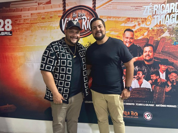 Zé Ricardo e Thiago recepcionados em Lafaiete pela direção do Complexo Villa Rica, vice-prefeito Marcelo e esposa, e a vereadora Gina Costa