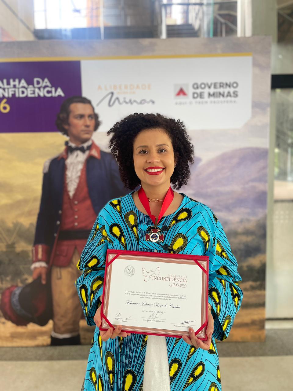 Servidora de Lafaiete é agraciada com a Medalha da Inconfidência