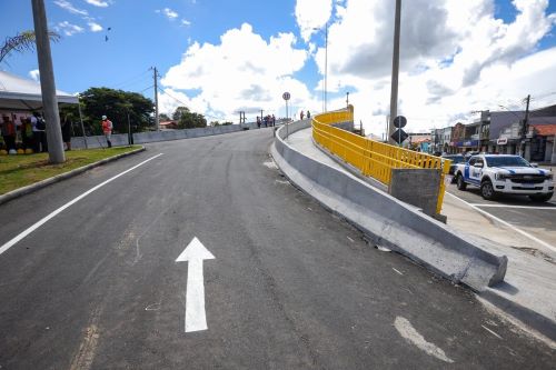 Carandaí inaugura viaduto e celebra 102 anos de emancipação