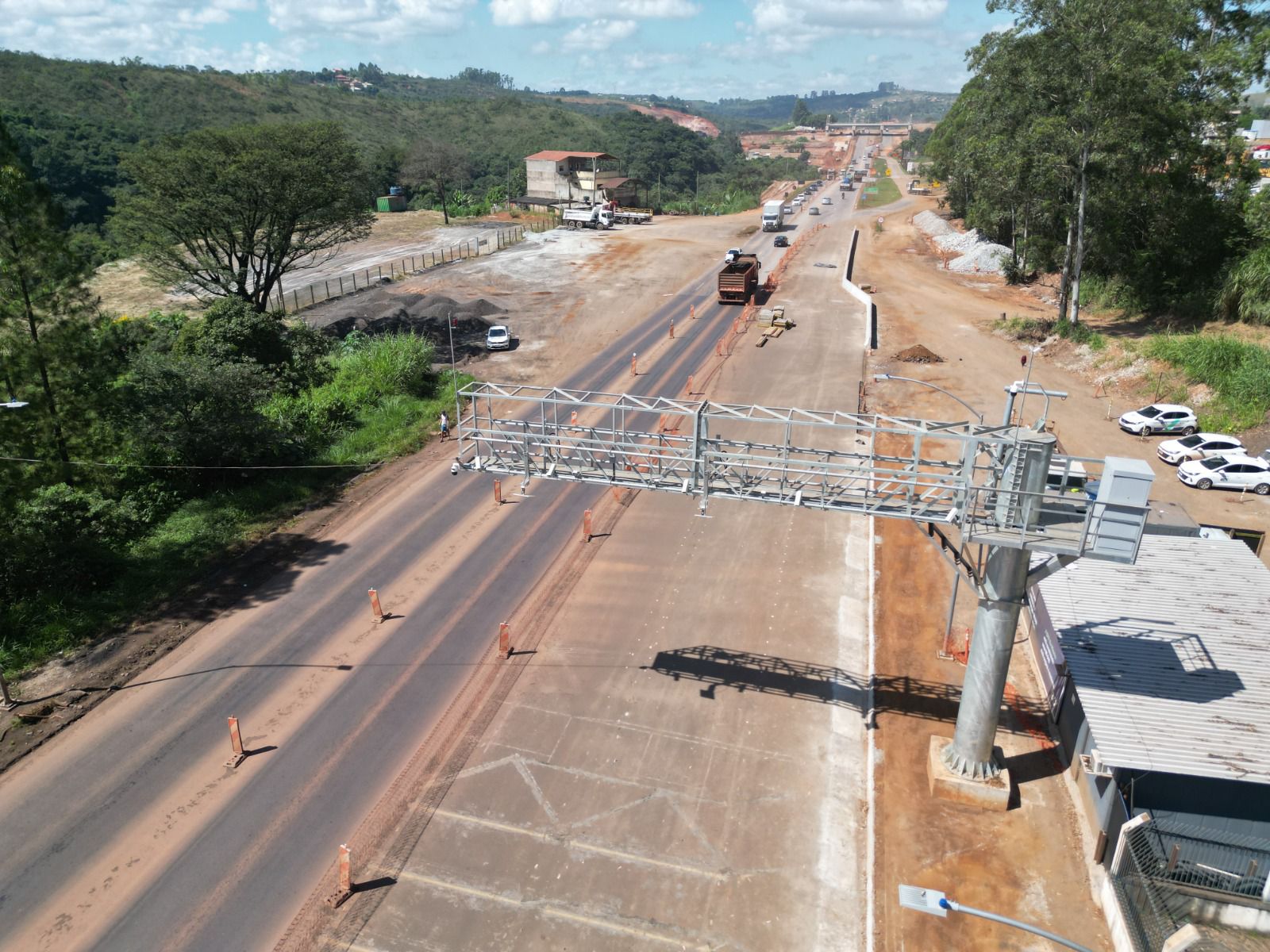Obras na BR-040 param no feriado, mas prosseguem até sábado