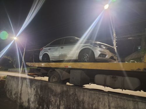 Perseguição na BR-040 termina com carro furtado recuperado