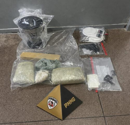 PM apreende drogas e prende suspeito em Congonhas