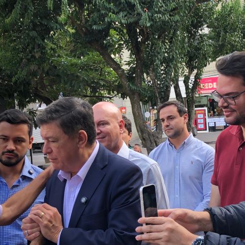Senador confirma recursos para Aeroporto das Bandeirinhas e “Asfalta Lafaiete”
