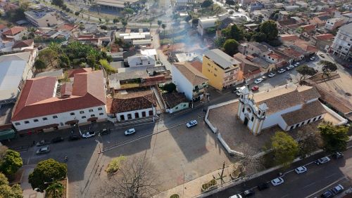 Interdição altera trânsito em rua central de Ouro Branco