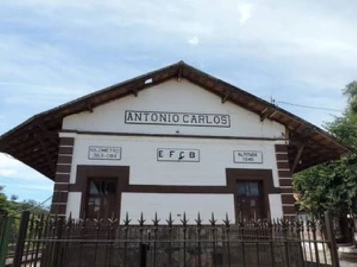 Homem morre após ser atingido por trem