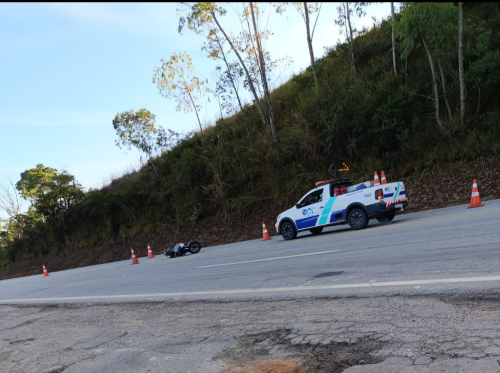 Motociclista fica ferido após colisão na BR-040 em Carandaí