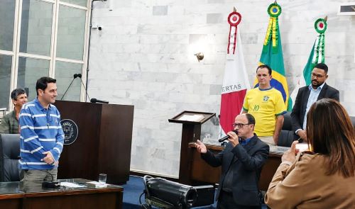Câmara derruba vetos e garante festas religiosas no calendário