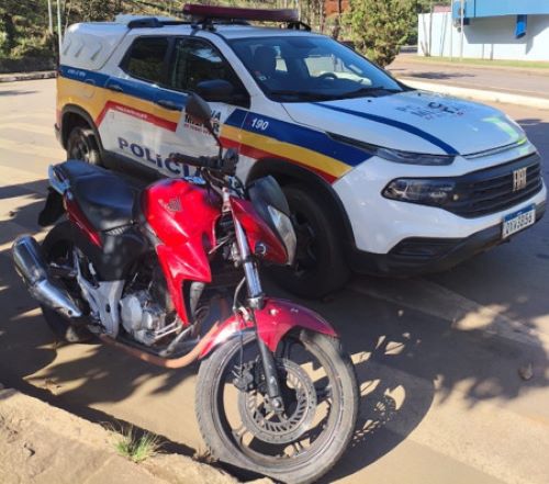 PM apreende drogas e moto adulterada em Congonhas