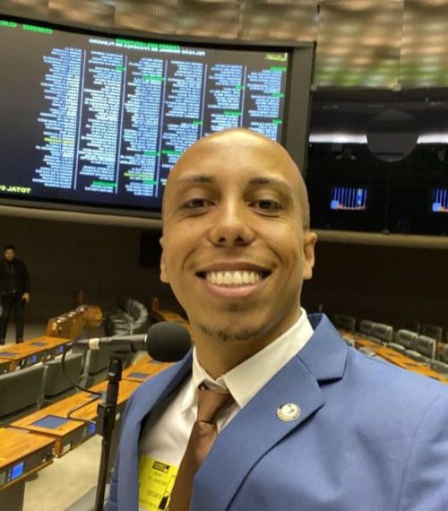 Pré-candidatura de Erivelton mira Brasília e redesenha disputa local