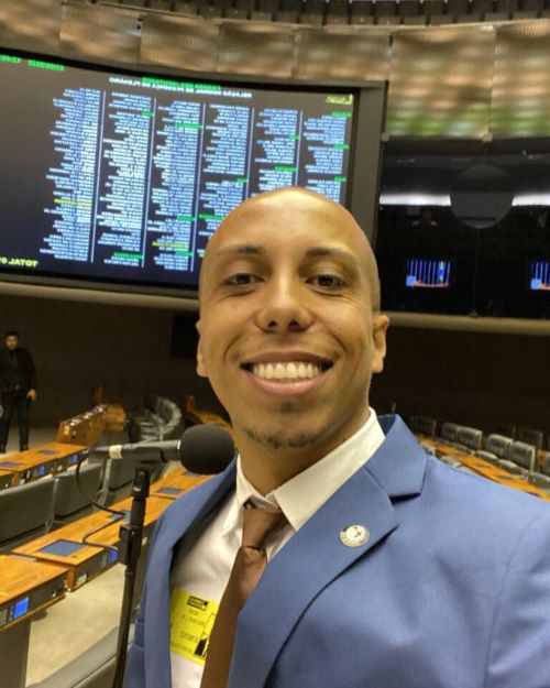 Pré-candidatura de Erivelton mira Brasília e redesenha disputa local
