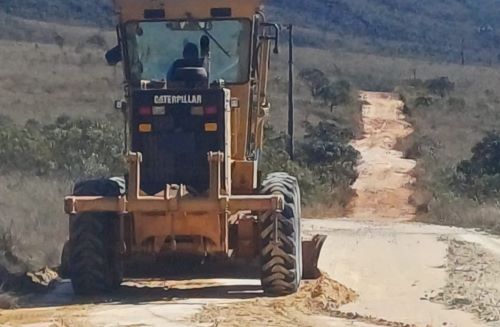 Ouro Branco recupera estrada e melhora acesso rural