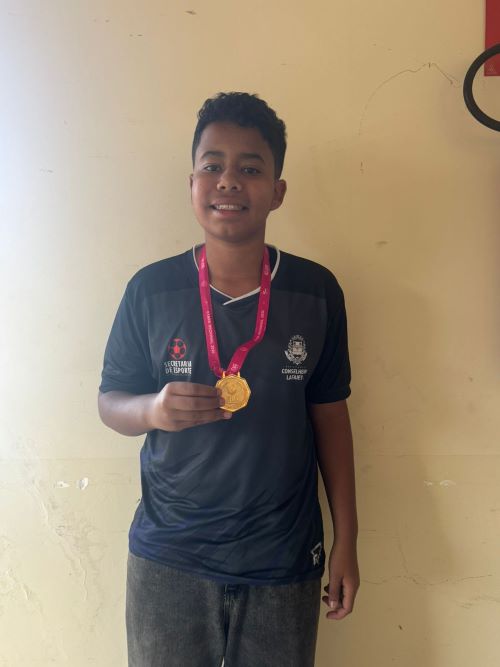 Aluno de Lafaiete é campeão regional de xadrez escolar