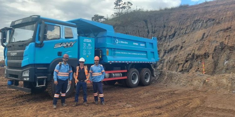 J. Mendes testa caminhão elétrico e reduz consumo em 84%
