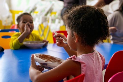 Creches de Congonhas passam a oferecer jantar diário