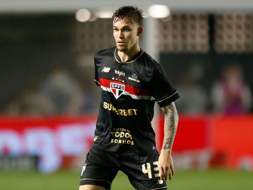 Athletic acerta com Negrucci, que estreia com gol