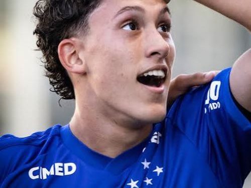 Felipe Morais faz gol na estreia na equipe principal do Cruzeiro