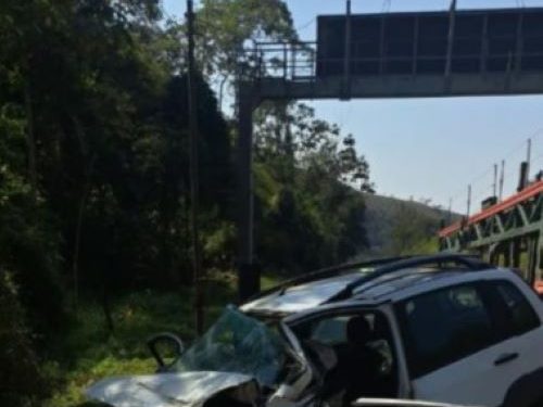 Colisão frontal na BR-040 deixa um morto e um ferido grave