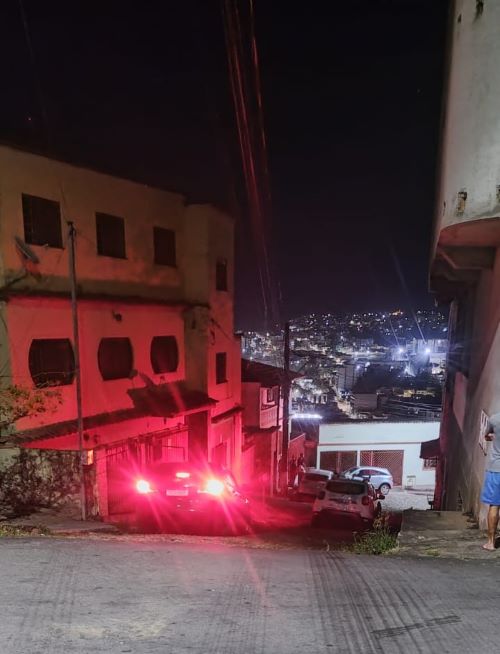 Homem é baleado após falsa compra de iPhones em Lafaiete