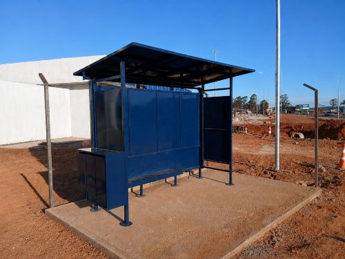 Ponto de ônibus na BR-040 é transferido para área mais segura em Carandaí