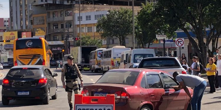 Blitz educativa abre o Agosto Lilás em Lafaiete