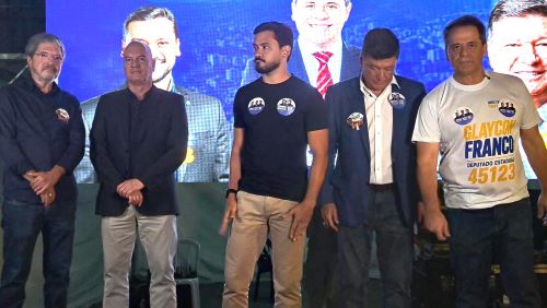 Glaycon Franco inaugura comitê com forte presença regional