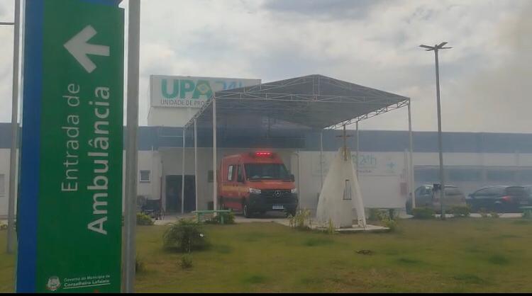 Incêndio em lote causa fumaça e transtornos na UPA de Lafaiete