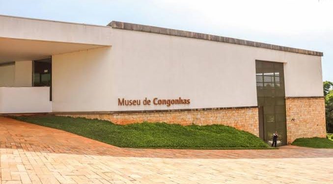 Clube do Livro encerra Primavera dos Museus em Congonhas