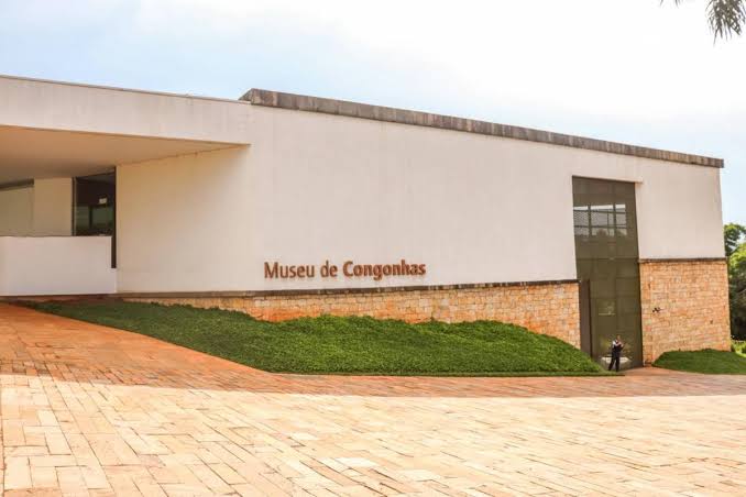 Clube do Livro encerra Primavera dos Museus em Congonhas
