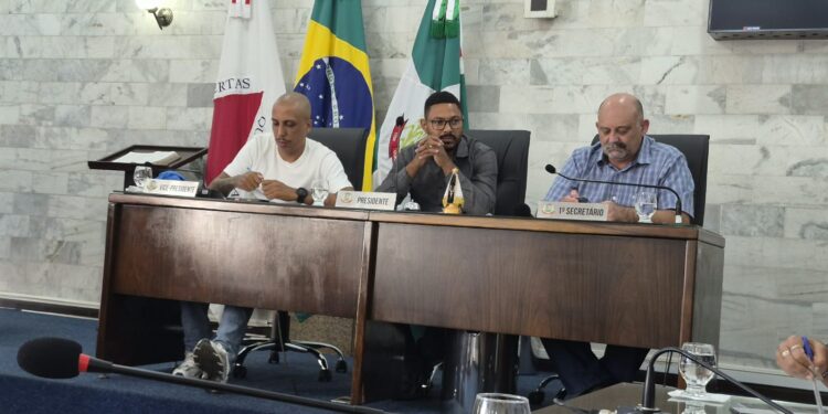 Vereadores cobram esclarecimentos sobre finanças de Lafaiete