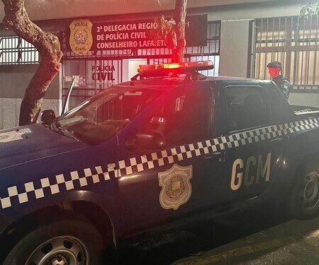 Homem nu é detido em Lafaiete por importunação sexual
