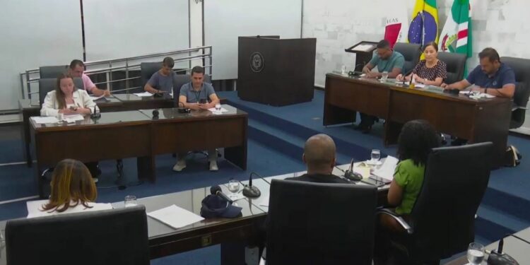 Câmara derruba três vetos do Executivo a projetos sobre animais e juventude em Lafaiete