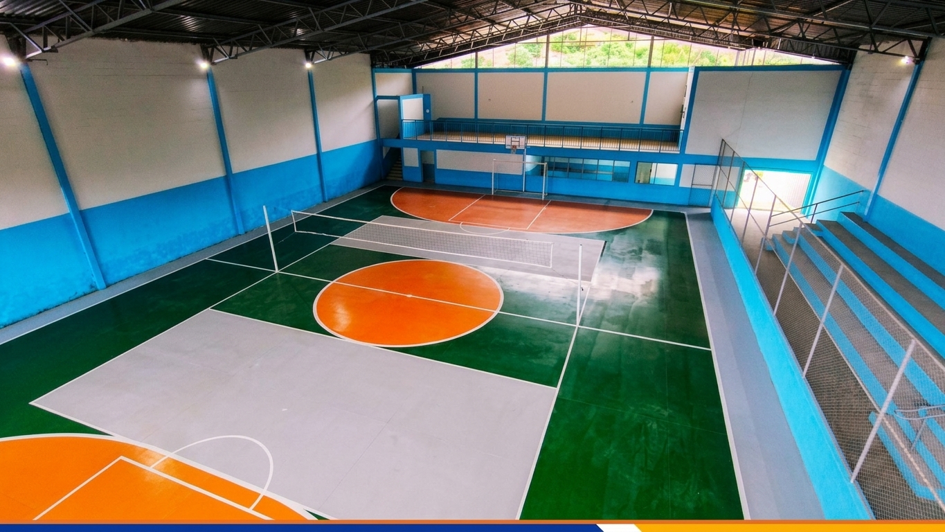 Santana dos Montes inaugura centro poliesportivo