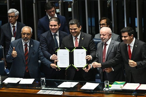 Fim da escala 6×1 recebe elogios de vereadores em Lafaiete